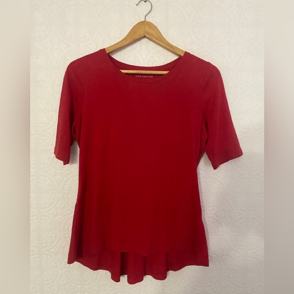Ann Taylor | Small | High- low top - Picture 1 of 3
